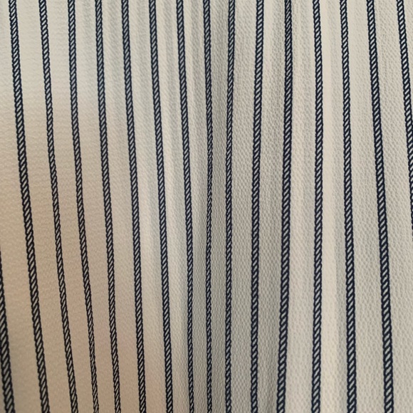 Cold shoulder top - Picture 2 of 3